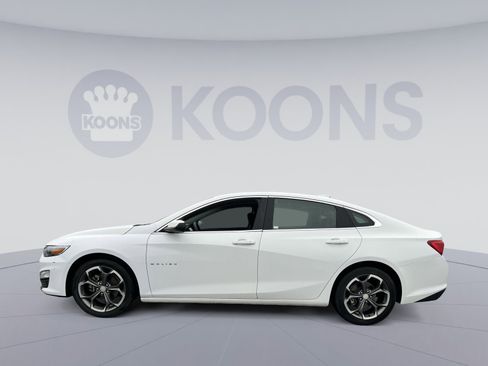 Used 2023 Chevrolet Malibu LT image 2