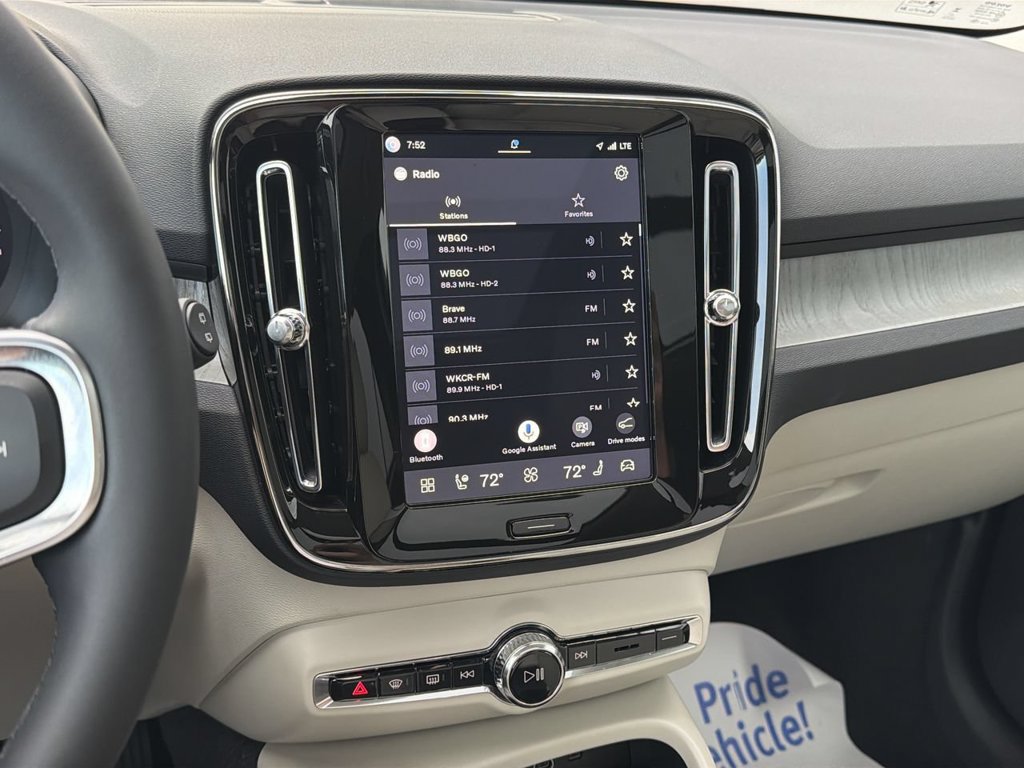 Certified 2024 Volvo XC40 B5 Plus w/ Climate Package AWD/4WD image 20