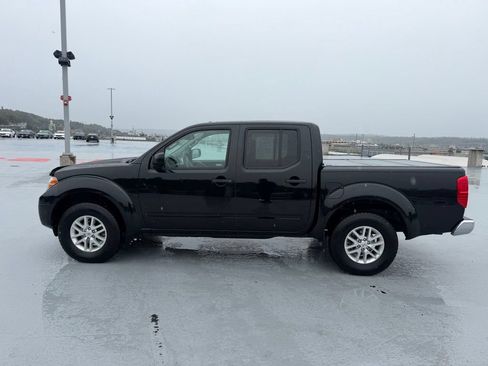 Used 2017 Nissan Frontier SV AWD/4WD image 6