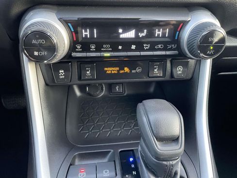 Used 2021 Toyota RAV4 XLE w/ Convenience Package image 36