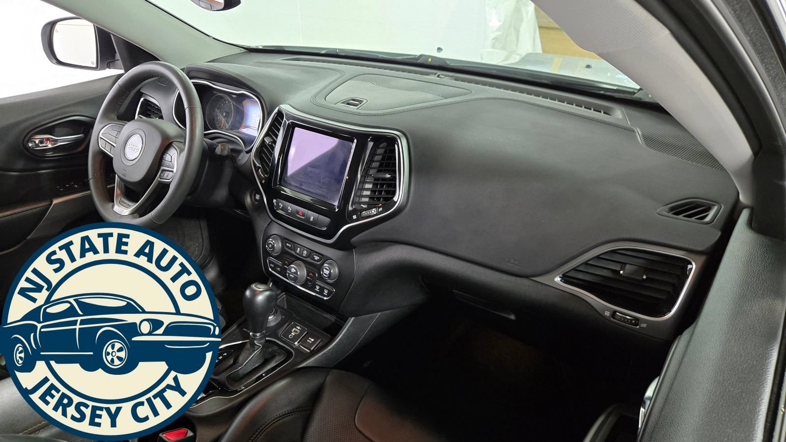 Used 2022 Jeep Cherokee Limited AWD/4WD image 36