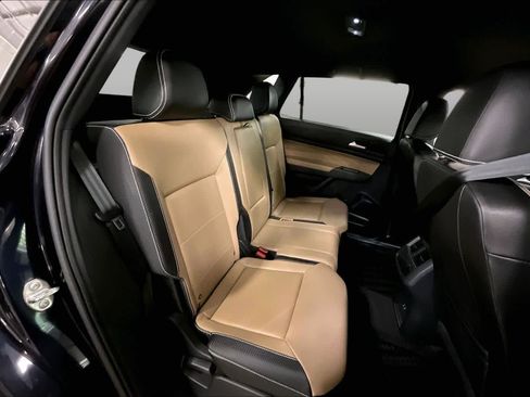 Used 2023 Volkswagen Atlas Cross Sport SE AWD/4WD image 19
