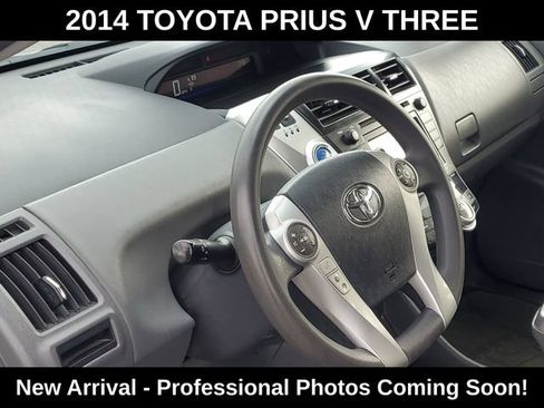 Used 2014 Toyota Prius V Three FWD image 7