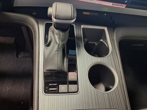 New 2026 Toyota Sienna XLE image 17