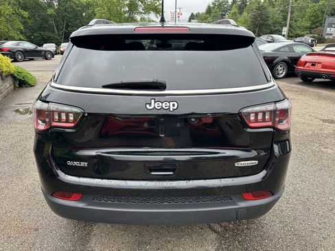 Used 2019 Jeep Compass Latitude w/ Cold Weather Group FWD image 5