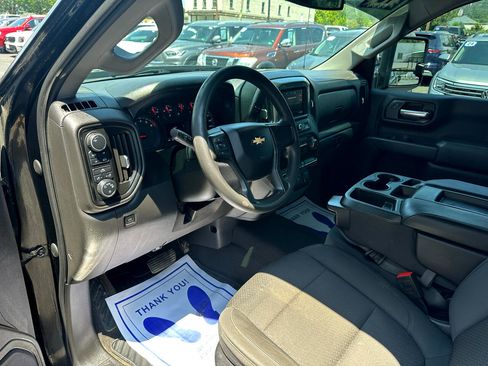 Used 2019 Chevrolet Silverado 1500 Custom w/ Custom Max Trailering Package image 7