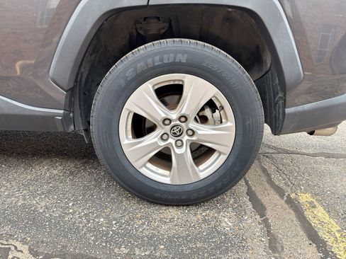 Used 2020 Toyota RAV4 XLE image 26