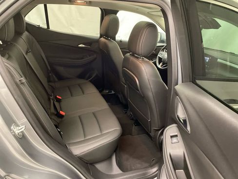 Used 2024 Buick Encore GX Avenir image 17