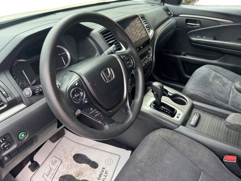 Used 2018 Honda Pilot EX image 3