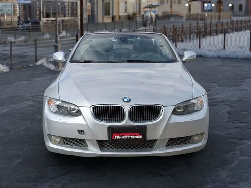 Used 2010 BMW 335i Convertible RWD image 2