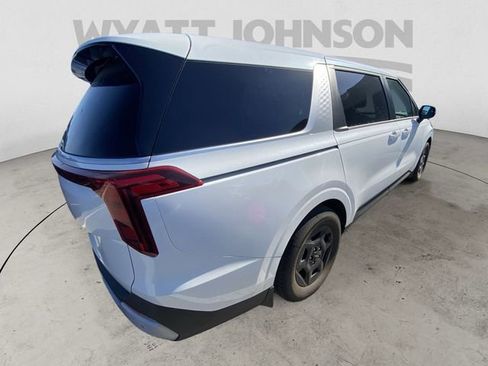 Used 2026 Kia Carnival LX FWD image 10