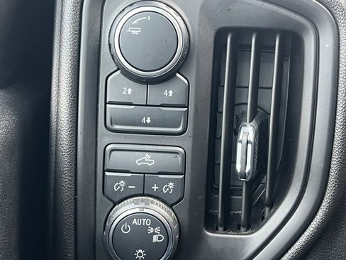 Used 2022 Chevrolet Silverado 2500 Custom w/ Custom Convenience Package image 39