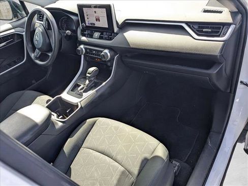 Used 2024 Toyota RAV4 XLE FWD image 29