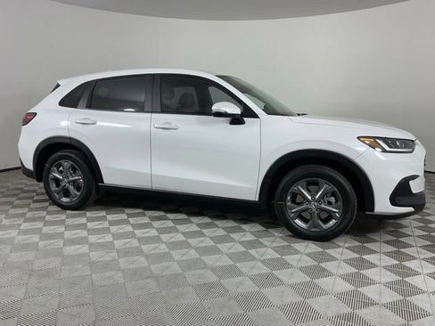 Used 2027 Honda HR-V LX image 11