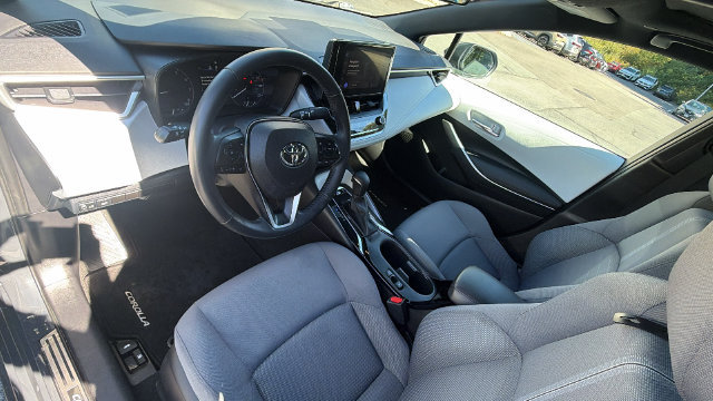 Used 2023 Toyota Corolla SE w/ SE Premium Package FWD image 17