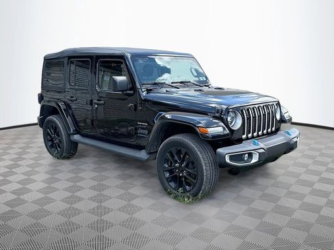 Used 2023 Jeep Wrangler Unlimited Sahara w/ Cold Weather Group AWD/4WD image 4