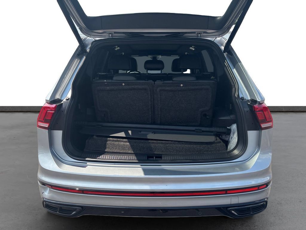 Used 2022 Volkswagen Tiguan SE R-Line FWD image 24
