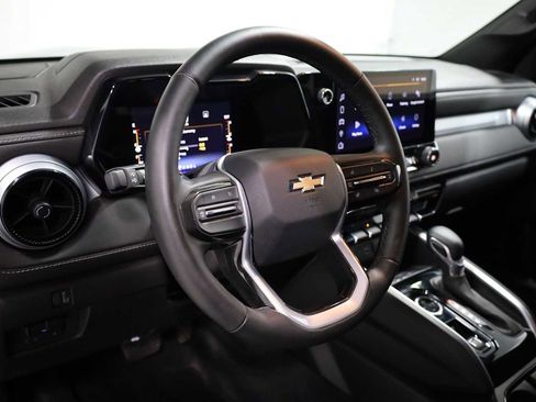 Used 2023 Chevrolet Colorado LT w/ LT Convenience Package III image 4