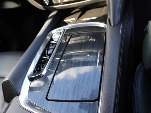 Used 2022 Buick Enclave Premium image 39