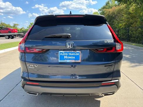 Certified 2025 Honda CR-V Sport-L image 4