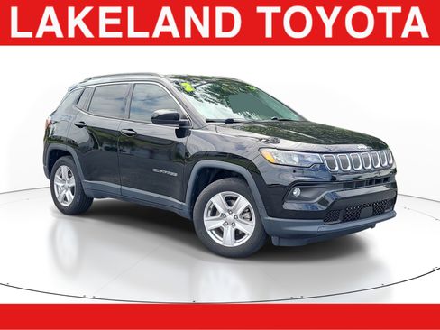 Used 2022 Jeep Compass Latitude FWD image 1