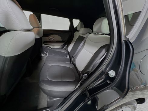 Used 2015 Kia Soul FWD image 26