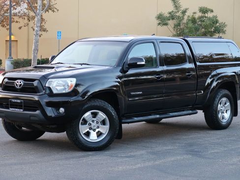 Used 2014 Toyota Tacoma 4x4 Double Cab image 2