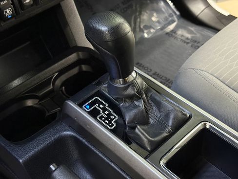Used 2019 Toyota Tacoma SR5 RWD image 22