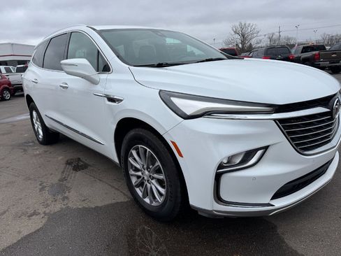 Used 2022 Buick Enclave Essence image 12