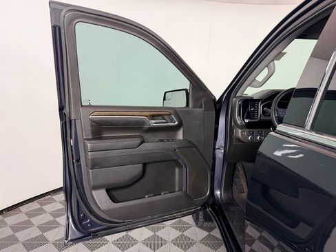 Used 2023 GMC Sierra 1500 SLE image 28