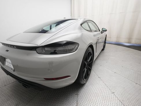Certified 2025 Porsche 718 Cayman GTS RWD image 5