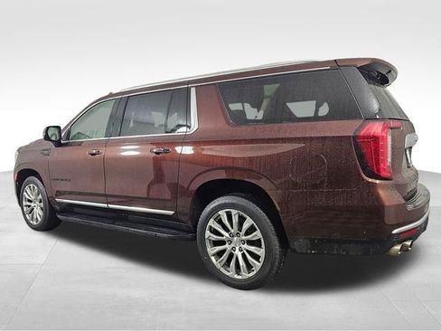 Used 2023 GMC Yukon XL Denali image 5