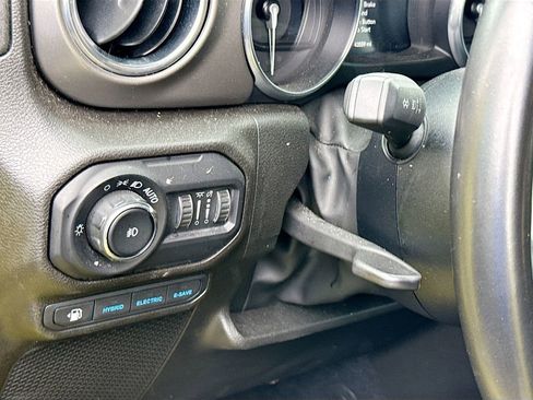 Used 2022 Jeep Wrangler Unlimited Rubicon 4xe w/ Safety Group AWD/4WD image 11