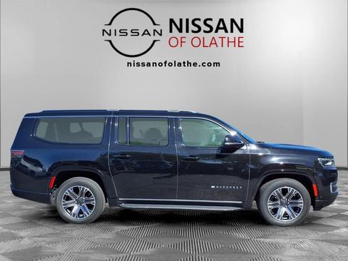 Used 2024 Jeep Wagoneer L Series II w/ Flexible Seating Group AWD/4WD image 31