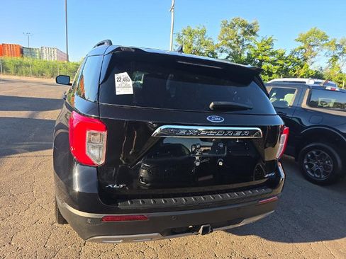 Used 2023 Ford Explorer XLT w/ Equipment Group 202A AWD/4WD image 4