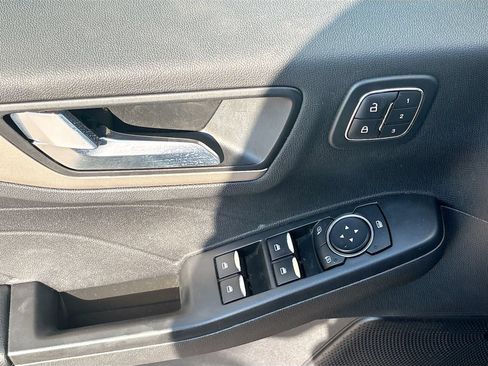Used 2022 Ford Escape SEL w/ Technology Package FWD image 16