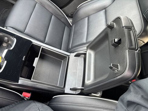 Used 2025 Buick Enclave Preferred image 27