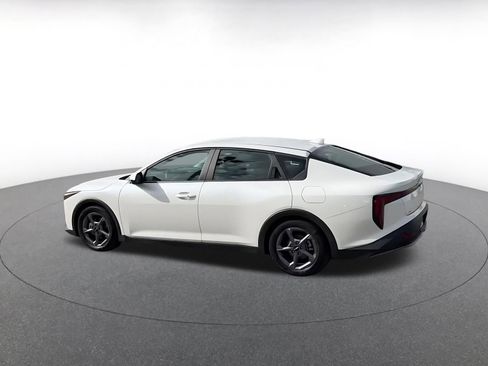 Used 2025 Kia K4 LXS FWD image 9