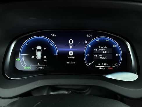 Used 2024 Toyota Venza Limited image 17