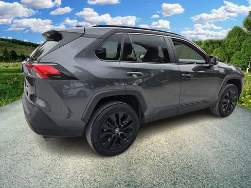 Used 2023 Toyota RAV4 XLE Premium image 7