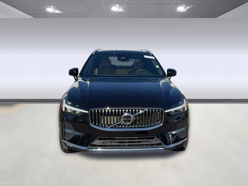 Certified 2023 Volvo XC60 B5 Ultimate w/ Climate Package image 6