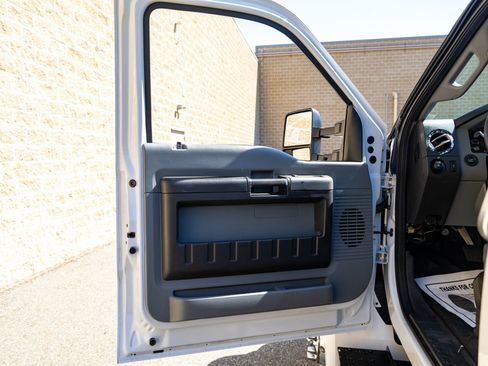 Used 2018 Ford F650 2WD Regular Cab Super Duty image 27
