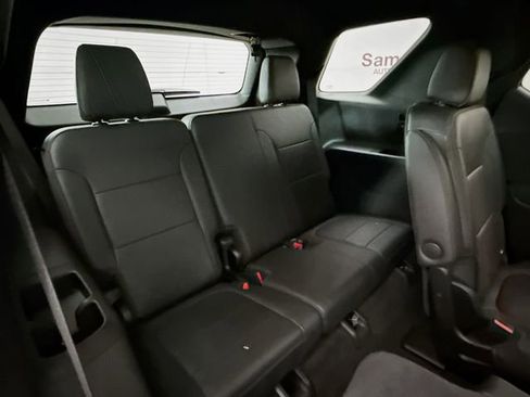 Used 2023 Chevrolet Traverse High Country w/ LPO, Floor Liner Package image 31
