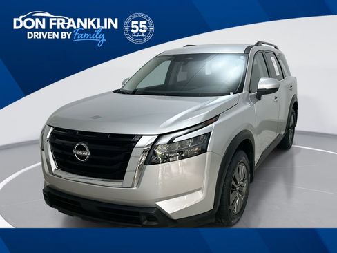 Used 2023 Nissan Pathfinder SV AWD/4WD image 1