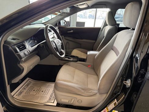 Used 2013 Toyota Camry LE FWD image 9