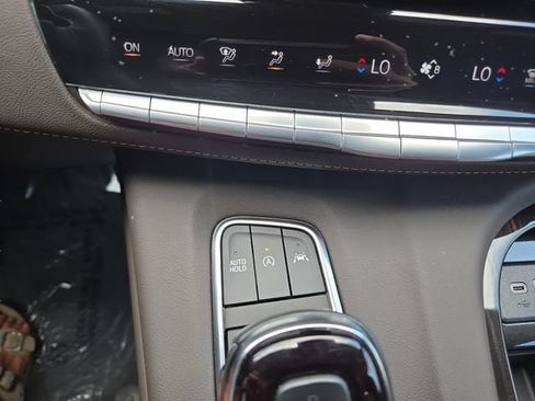 Certified 2024 Cadillac Escalade Sport w/ Touring Package AWD/4WD image 33