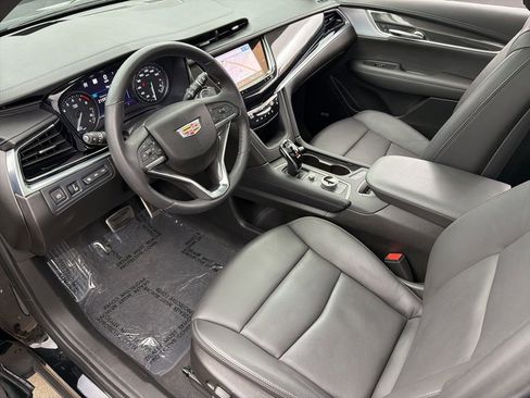 Used 2024 Cadillac XT6 Sport w/ Technology Package AWD/4WD image 11