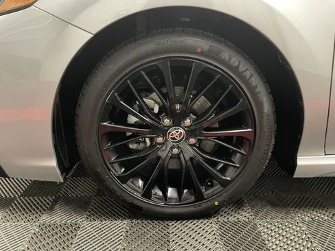 Used 2022 Toyota Camry SE image 11