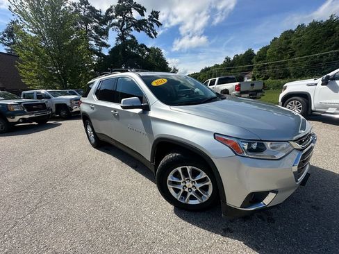 Used 2021 Chevrolet Traverse LT w/ LPO, Floor Liner Package AWD/4WD image 7