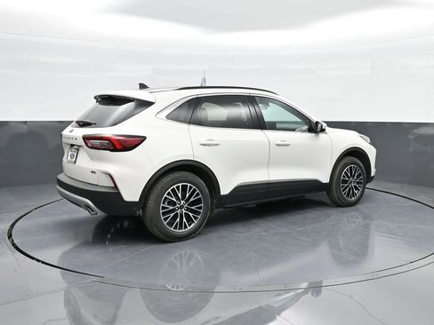New 2025 Ford Escape SE image 8